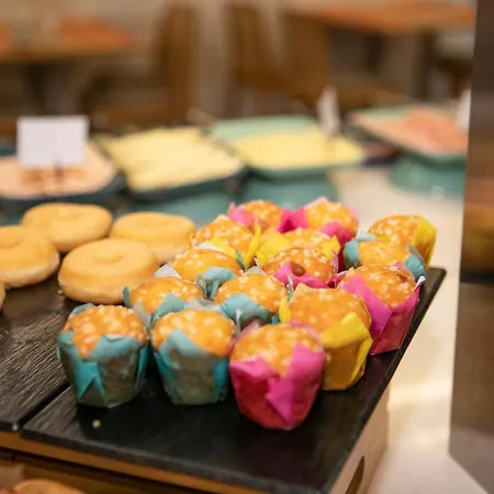 Pyr Apartahotel 3*