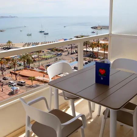 Pyr Apartahotel