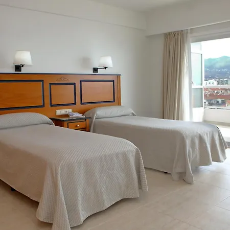 Apartahotel Pyr