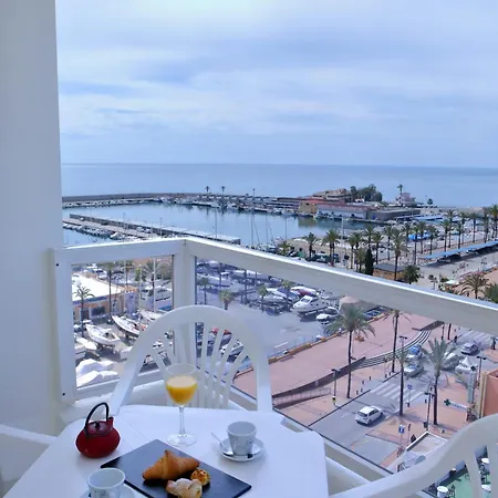 Pyr Apartahotel